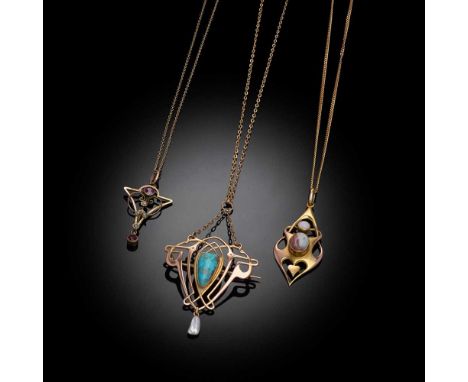 CONTINENTAL ART NOUVEAU PENDANT NECKLACE, CIRCA 1904 9ct gold, set with turquoise, stamped 9/375, import marks for Max Stolls