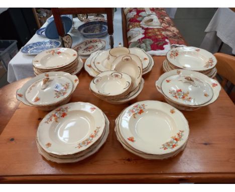 A 28 piece vintage Alfred Meakin dinner set and a different patterned Alfred Meakin dessert set COLLECT ONLY 