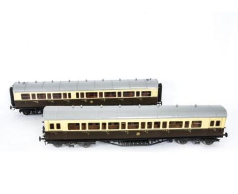 Two Kitbuilt Gauge 1 Finescale GWR Coaches, made and finished to a very good standard in chocolate and cream, comprising 1st/