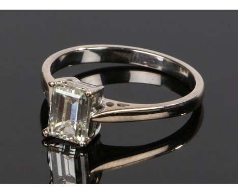 18 carat white gold ring set with an emerald cut diamond, 1.13 carat, clarity VVS1, colour L, with certificate, ring size N, 