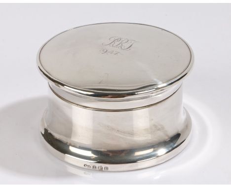 George VI silver ring box, Birmingham 1944, the lid with a monogram and dated 1947 opening to reveal a silver lined interior 