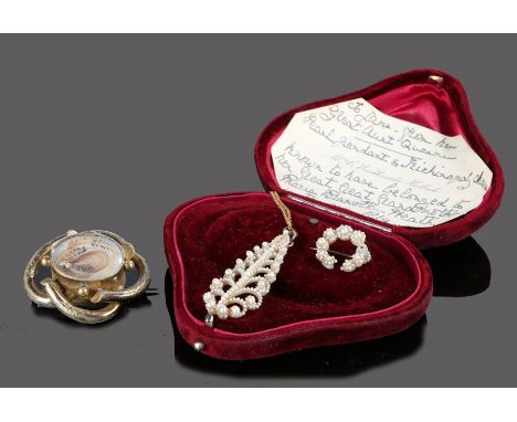 Victorian jewellery, to include a Seed pearl pedant, a seed pearl brooch and a Mourning brooch, (3) 