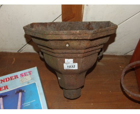 CAST IRON DOWNPIPE HOPPER