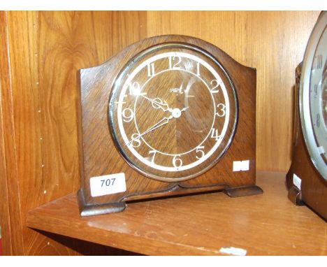SMITHS  MANTLE CLOCK 