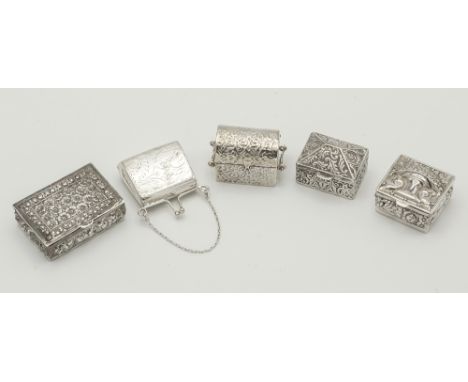 Five modern silver pill boxes, with Continental import marks, including one of handbag form, one of domed trunk form, one of 