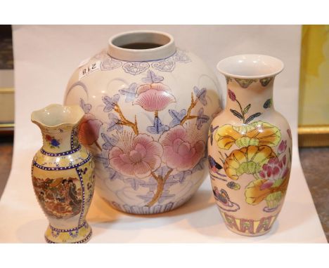 Three Oriental vases, tallest H: 27 cm. P&amp;P Group 2 (£18+VAT for the first lot and £2+VAT for subsequent lots) 