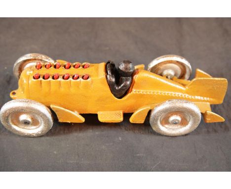 Cast iron moving piston racing car, L: 27 cm. P&amp;P Group 2 (£18+VAT for the first lot and £2+VAT for subsequent lots) 