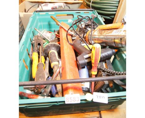 Box of mixed tools. This lot is not available for in-house P&amp;P, please contact the office for more information. 