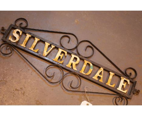 Cast iron Silverdale house sign L: 60 cm.P&P Group 2 (£18+VAT for the first lot and £2+VAT for subsequent lots) 
