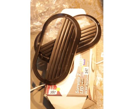 Ansell lighting Sorrento 2 LED bulkhead light. P&amp;P Group 1 (£14+VAT for the first lot and £1+VAT for subsequent lots) 