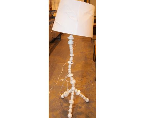 Unusual Ikea standard lamp. This lot is not available for in-house P&P, please contact the office for more information.Condit