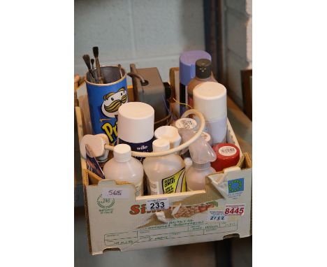 Tray Containing Spray Paints, Glue &amp; Paint Brushes - All Used, 1x Hornby Dublo Power Controller / Transformer. P&amp;P Gr