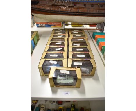 Fifteen Brumm Die-casts, Serie Oro r28, r30, r41, r42, r43, r44, r47, r58, r59, r60, r61, r62, r63, r68, r69, r70 and r71, al