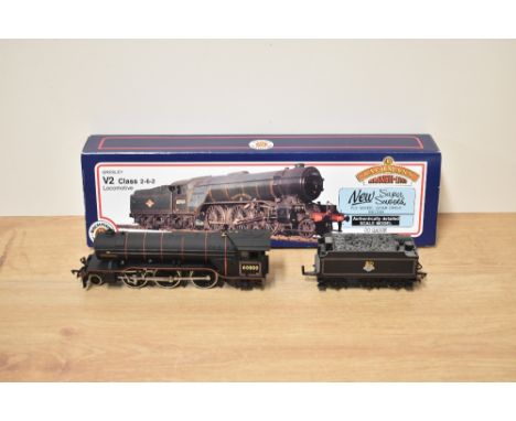 A Bachmann 00 gauge 31-551 BR 2-6-2 Green Arrow Loco &amp; Tender 60800, boxed with internal packaging present, very little u