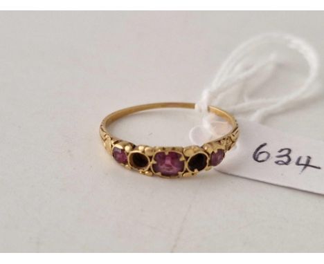 A Victorian almandine garnet ring two stones missing 15ct gold size Q 1.3 gms