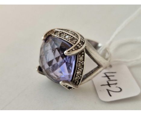 A silver amethyst and white stone dress ring size P
