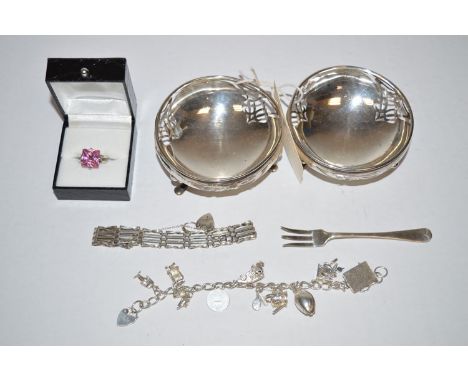 Silver items, to include: a pair of silver bon-bon dishes, by Goldsmiths & Silversmiths Co., London 1919; a Cubic Zicronia ri