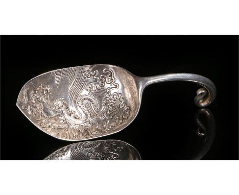 19th Century Chinese silver spoon, the bowl formed as a leaf with stem handle and decorated with a dragon amongst clouds. len