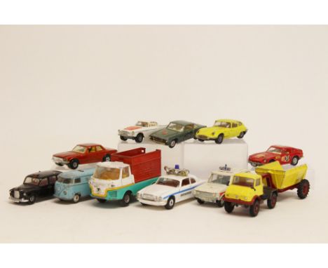 A large collection of modern boxed and unboxed vehicles to include Corgi, Dinky, Matchbox etc. (2 boxes)