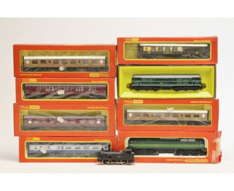 Hornby: A collection of Hornby Railways, Tri-ang Hornby various to include; R.230 Pullman Golden Arrow "Lucile", R.648 "Johnn