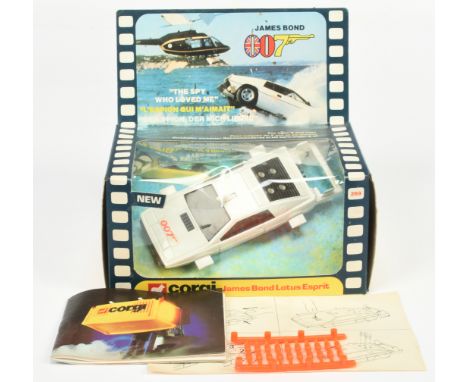Corgi Toys 269 "James Bond" Lotus Esprit Taken From The Film "The Spy Who Loved Me" - White, black with "007" bonnet label - 