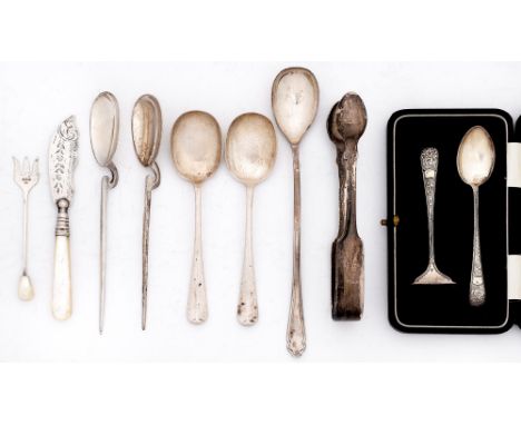 Miscellaneous small silver flatware, George III and later, 14ozs 13dwts (excluding mother of pearl hafted silver bread knife)