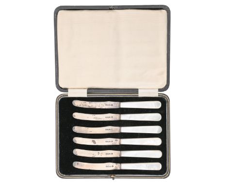 A set of six George V mother of pearl hafted silver tea knives, by W Hutton &amp; Sons Ltd, Sheffield 1926, cased Good condit