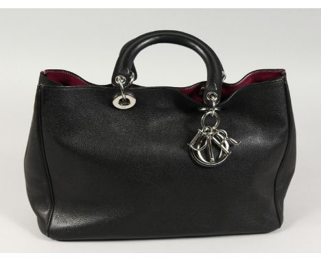 A CHRISTIAN DIOR DIORISSIMO BLACK LEATHER HAND BAG