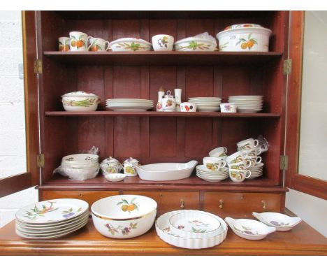 76 piece Royal Worcester 'Evesham Pattern' diner service etc
