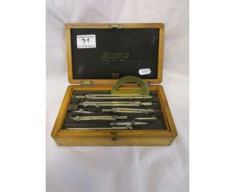Compass set by Wedoco in wooden box
