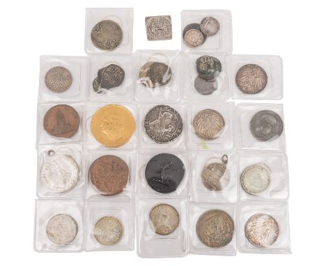 Spannendes gemischtes Lot mit einigen Schmankerln, darunter u.a. Ulmer Guldenklippe 1704, ca. 14,1 g. Russland, Katharina I.,