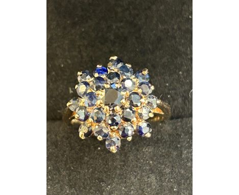 9ct Gold sapphire cluster ring Size L 