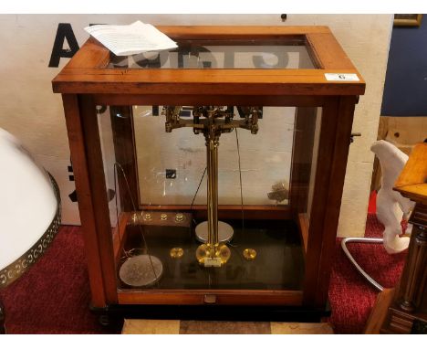 19th Century Antique Cased James Woolley &amp; Sons Chemists Weighing Scales - 41.5x37x26cm