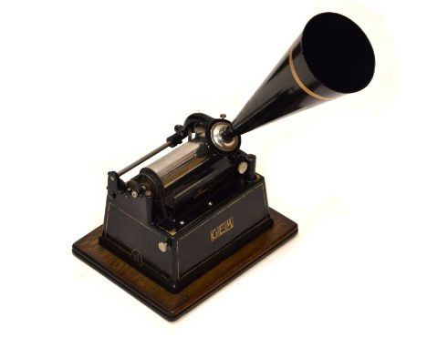 Edison Gem Phonograph, No G122687, 25cm x 20cm x 20cm high (handle down), with sound horn