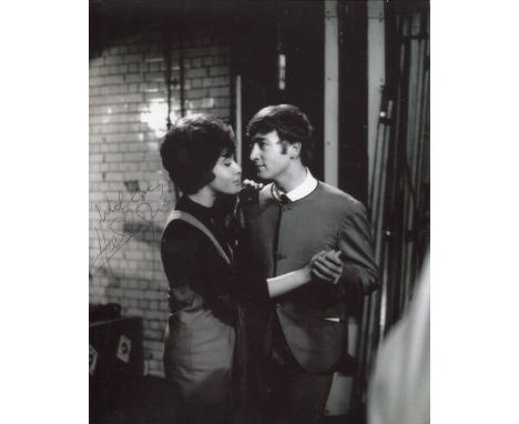 Helen Shapiro8x10 Photo Signed By Sixties Pop Star Helen Shapiro, Pictured Dancing With John Lennon Of The Beatles When They 