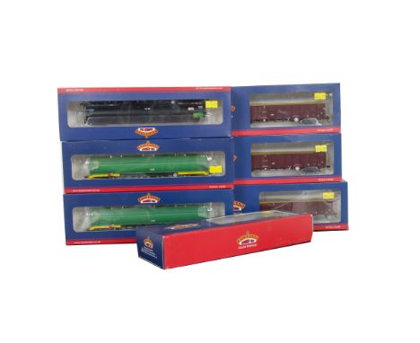 Bachmann 00 Gauge bogie Rolling Stock,  38-111A Tea bogie BP green Tank wagon (2) and 38-220 BP black crude oil Tank wagon, 3