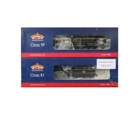 Bachmann Branchline Locomotives and Tenders, a boxed duo comprising, 31-713, Class B1 61003 'Gazelle' in BR black late-crest 