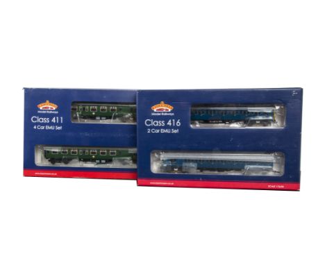 Bachmann Branchline EMU Sets, a boxed duo comprising 31-425, Class 411 4CEP 7105 Late SR Multiple Unit in green livery togeth