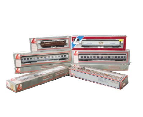 Lima HO Gauge Norwegian Railways Locomotive DB Railcar and FS Coach, 208070L NSB brown 132123 Electric Locomotive, 09145K, 30