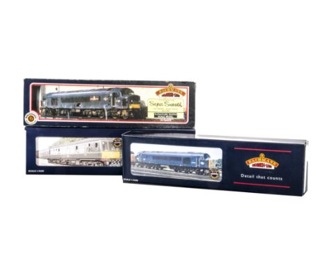 Bachmann 00 Gauge Diesel Locomotives and Railcars, 32-650 BR green Class 44 Diesel D1 'Scafell Pike', 31-077 BR green Type 4 