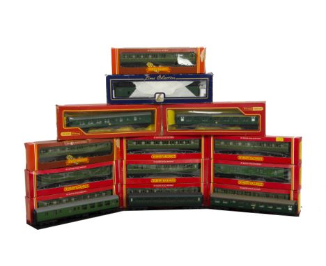 Tri-ang-Hornby and Hornby (Margate) Southern green Coaches, Tri-ang Hornby R622 and R623 in original boxes and unboxed Buffet