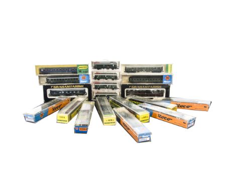 N Gauge Coaching Stock, a boxed/cased collection including, Graham Farish 0647/0681, Fleischmann 8060,8061, 8062(2), Roco 022