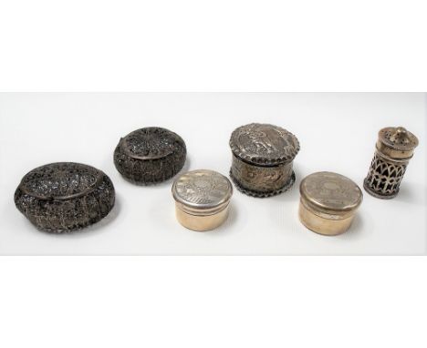 Pair of Edwardian engine turned and engraved circular lidded pill boxes, Birmingham 1908; together with a hallmarked silver p