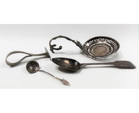 George III Irish silver fiddle pattern teaspoon, maker R.S. together with a hallmarked silver pusher, continental white metal