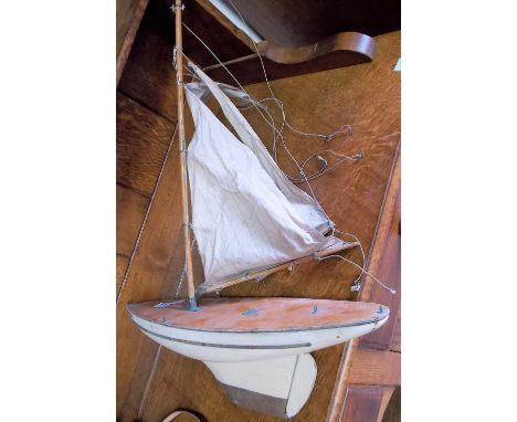 Vintage 'Star Yacht' pond yacht with sails, width 53cm
