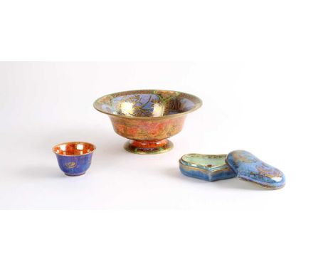 Wedgwood Lustre Ware Pedestal Bowl, Trinket Box and Teabowl The bowl decorated with chinoiserie river landscape (af), the hea