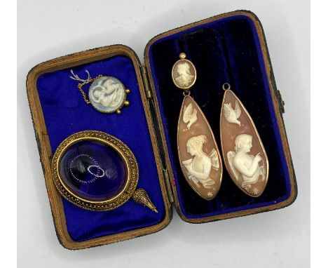 A selection of Victorian jewellery pieces in gold, all in AF condition, comprising a pair of broken cameo shell earrings, fea