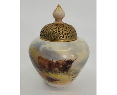 Royal Worcester vase &amp; cover 10.5cm , decorated by Harry Stinton 1911
good condition , slight minor gilt wear to the ring