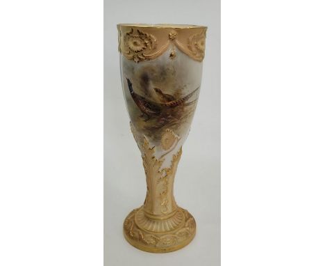 &nbsp;*****RE-OFFER £100 - £150*******&nbsp;
Royal Worcester vase , decorated with pheasants , signed by Thomas Stinton . 191