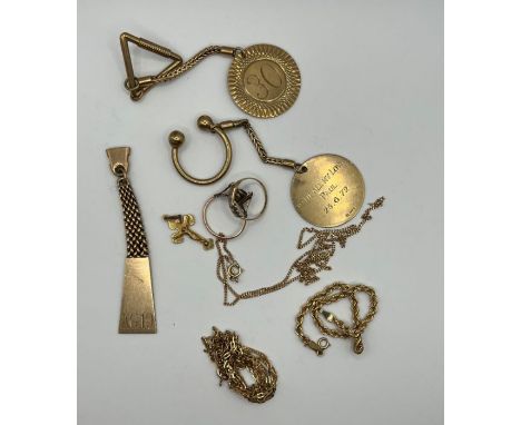 A 9ct gold key ring with fob engraved "30" and quantity of 9ct jewellery. Approx 45 grams gross.